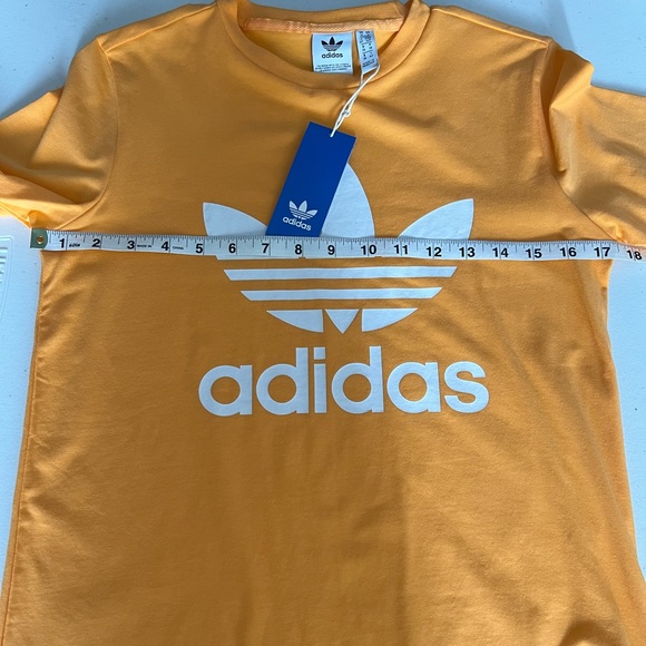 NEW Adidas Original Oversized Trefoil Tee - Picture 6 of 7